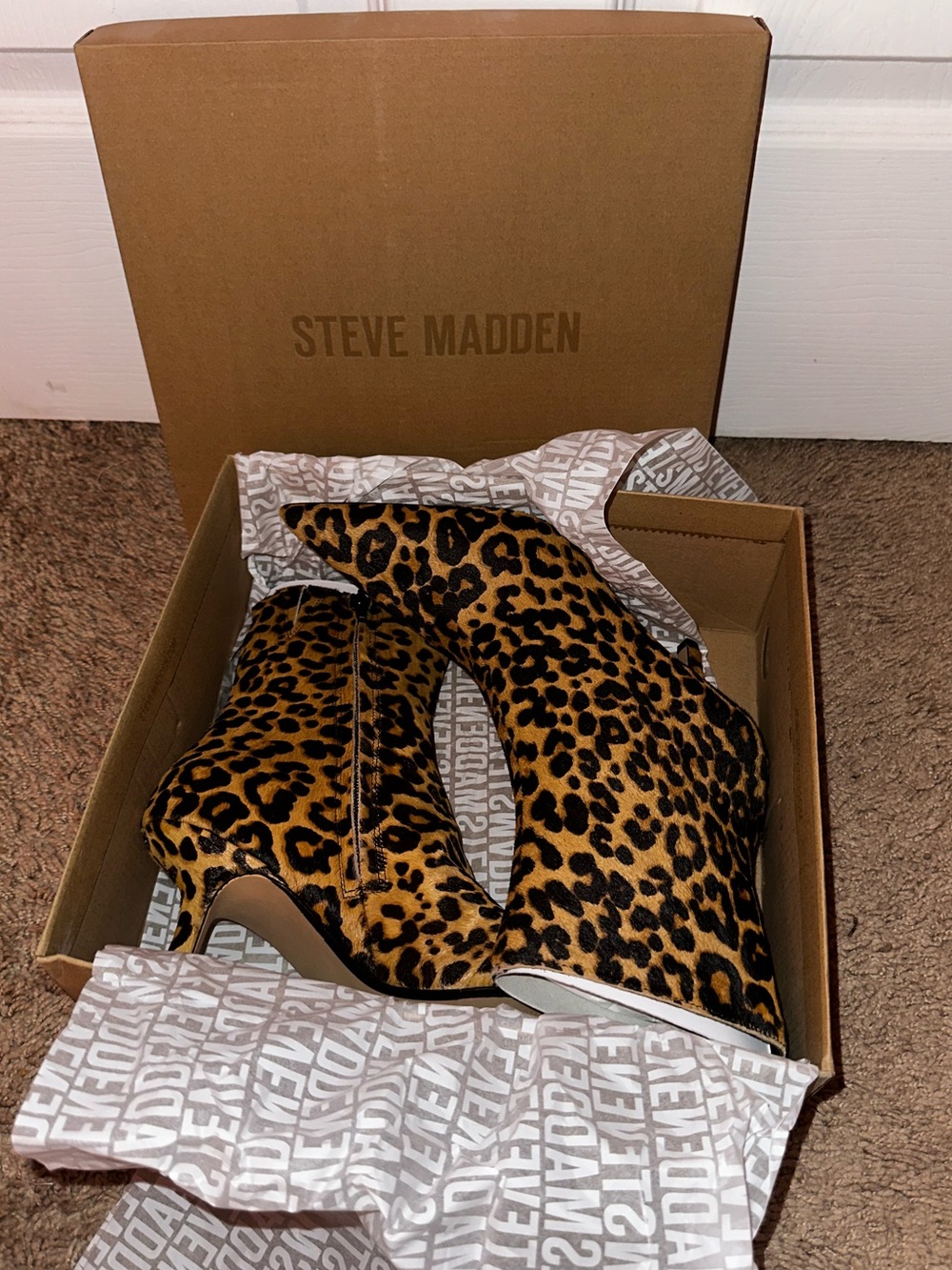 Steve Madden ‘Alston’ Bootie Leopard Ponyhair Fur Boots Low Heel 8.5 NIB - Picture 14 of 14